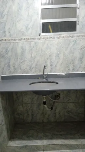 Alugo conjugado 650 somente rapaz que mora só