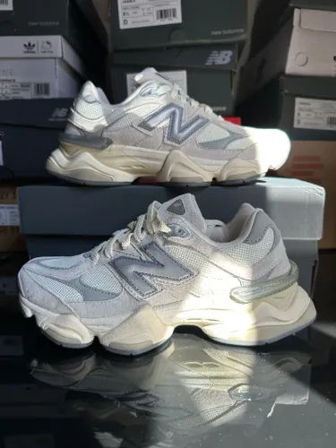 Sneaker New Balance 9060 Sea Salt Concrete - tamanho 37BR, original (1154)