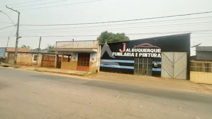 Aberto a propostas - Galpão-Armazém-Mercado com 270m²