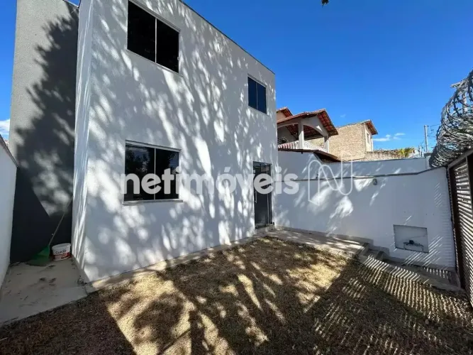 Compre casa geminada no Bairro Etelvina Carneiro