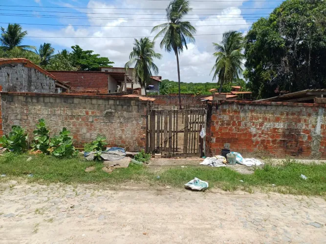 Vendo Terreno na Caucaia bairro Guajiru rua Francisco Ferreira N 473 