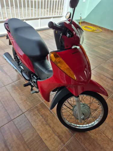 Vendo Biz muito bem cuidada.