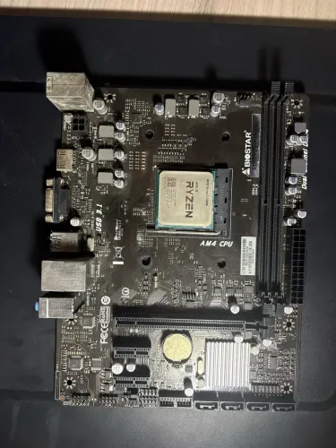Kit Placa-mãe Biostar A320MH 2.0 + Processador AMD Ryzen 3 2200G