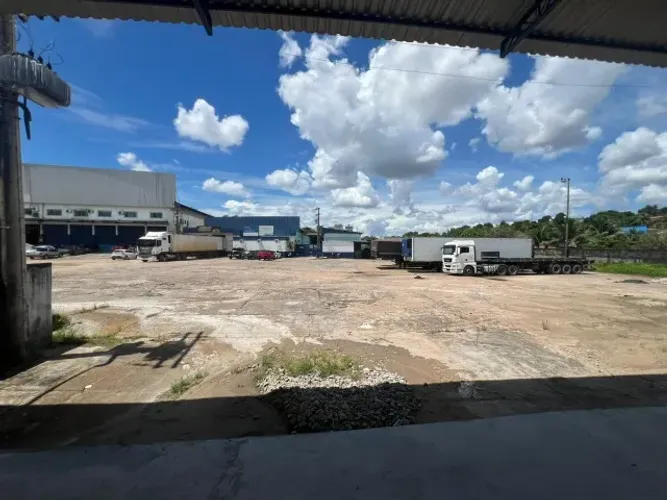 Galpão/Armazém 750m² c/ Docas - Habite-se Nível 5 (Industrial) e AVCB na Av. do Turismo