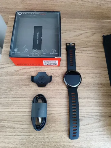Smartwatch Amazfit Pace com GPS integrado em excelente estado