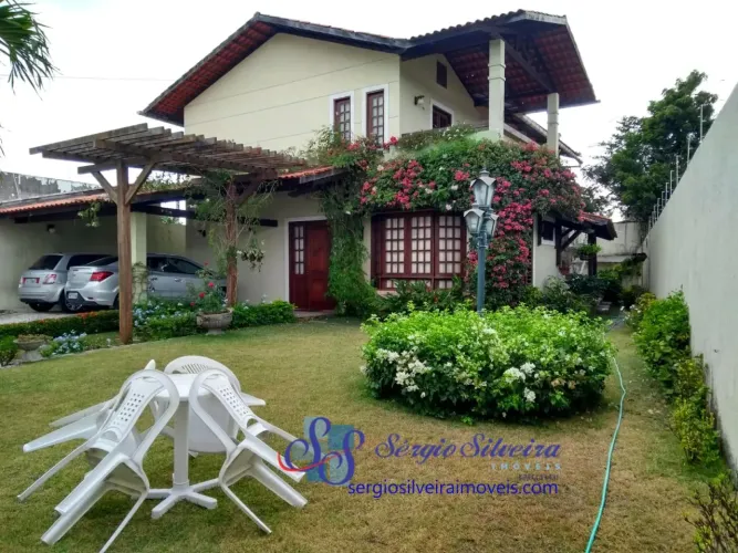 Ampla casa no bairro Edson Queiroz com 5 suítes