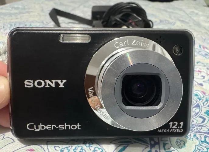 Câmera fotográfica Sony Cyber-shot 12.1 mega pixels dsc-w210