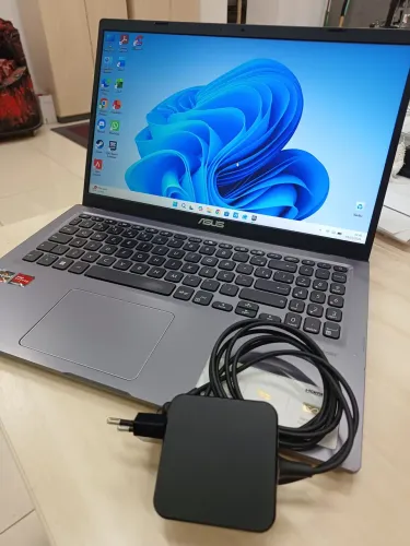 Notebook Asus X515DA vivobook em boas condições.