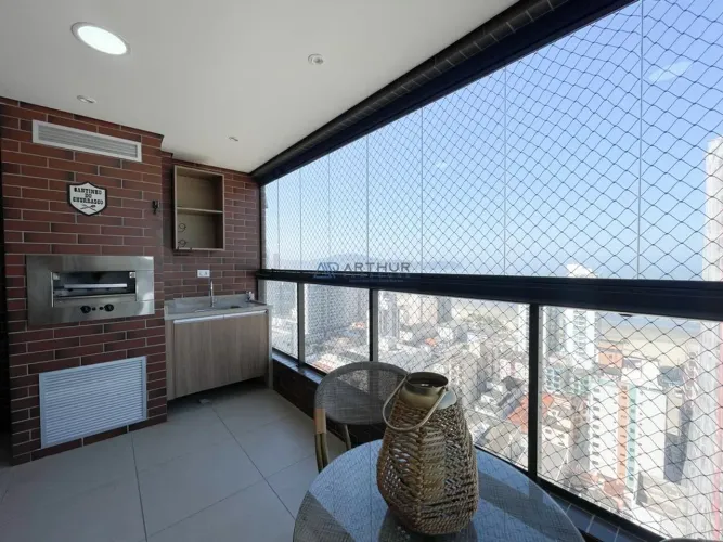 Apartamento à venda em Praia Grande na Guilhermina a 150 metros da praia