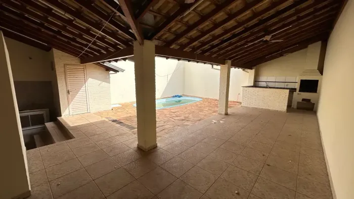 Casa parque industrial com piscina