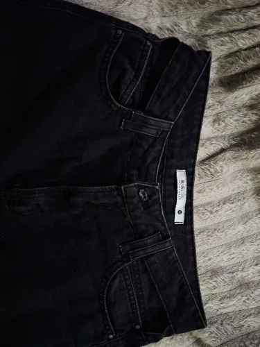 Calça jeans preta