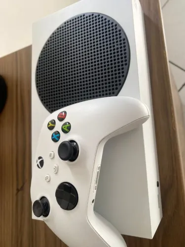 Xbox Series S Novo com Nota + Diversos Jogos! Aceito cartão 
