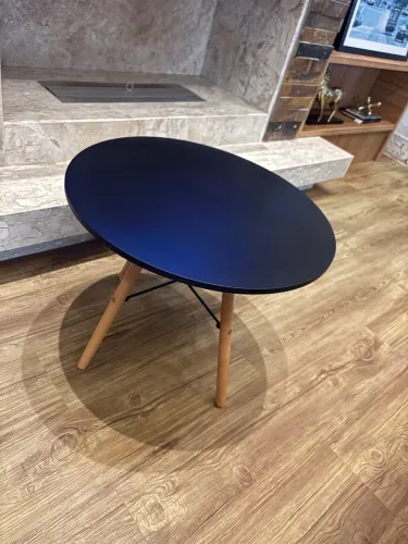 Mesa de centro na cor preta altura 42 cm 