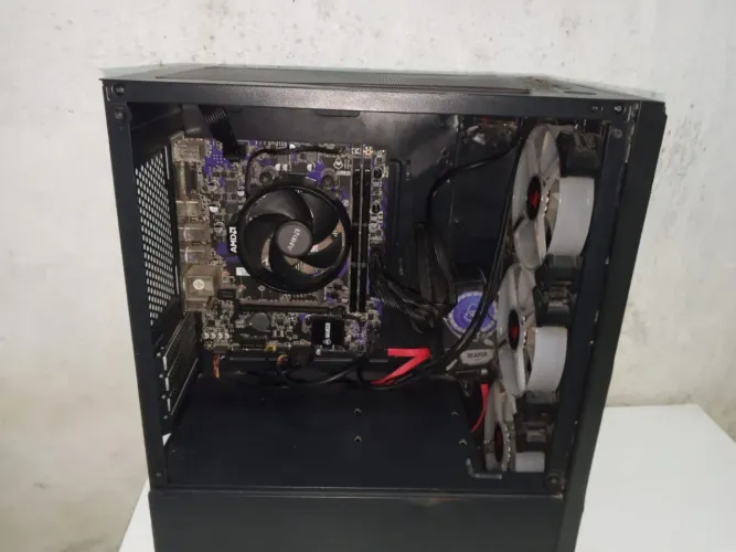 Pc em bom estado (leia a descrição)