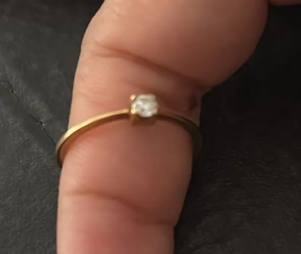 Vendo anel solitário ouro com diamante