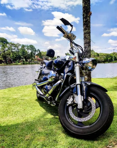 Suzuki Boulevard M800 