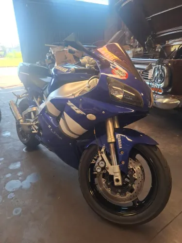YAMAHA R1 JAPONESA