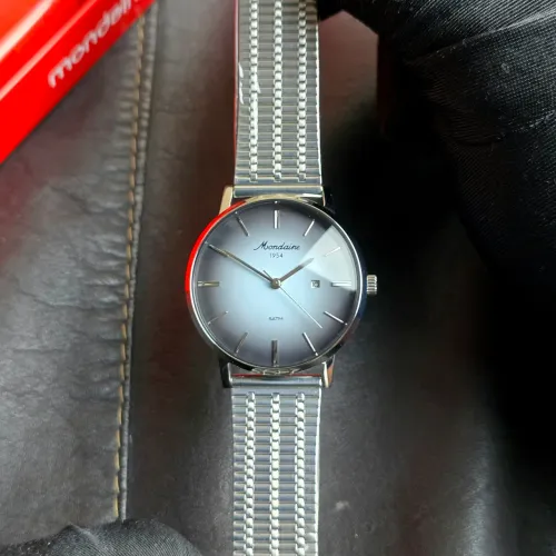 Relógio Mondaine 1954 Quartz 36mm Slim Prata degradê aço 32888G0MVNA5
