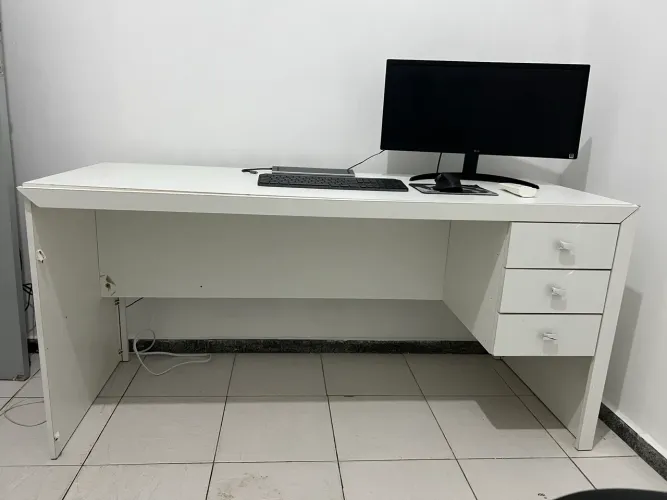 Escrivaninha mesa branca
