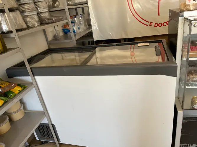 Freezer Horizontal Expositor Tampa de Vidro - Usado