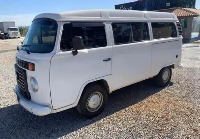 VENDE-SE KOMBI 2008