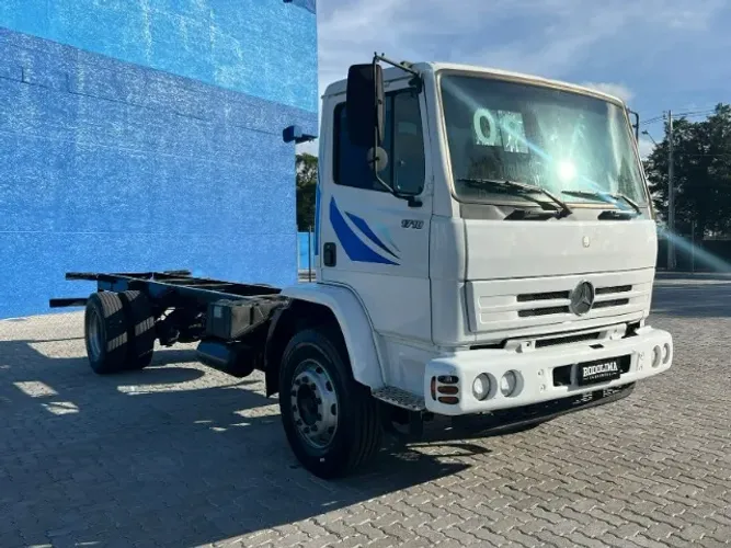Caminhão Mercedes Benz 1718 4x2 no Chassi ano 2008/2009 Mb 1718