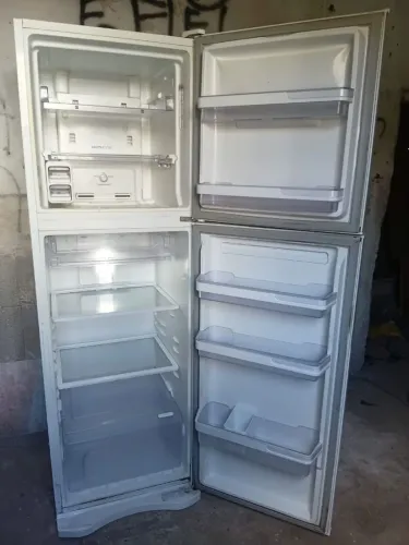 Geladeira Electrolux Frost Free Grande (500L) - Perfeito Estado e Entrega Grátis! ?
