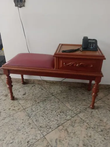 Mesa para Telefone com Assento em Couro - Perfeito Estado