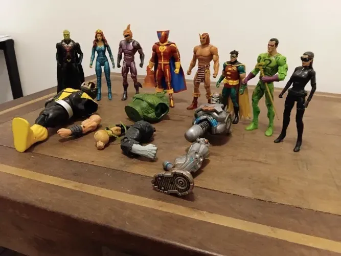 Conjunto figuras DC Universe / DC Multiverse
