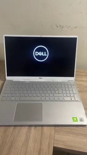 Notebook Dell Inspiron 15 - Intel Core i5 10ª | Tela 15,6 | Placa de Vídeo NVIDIA