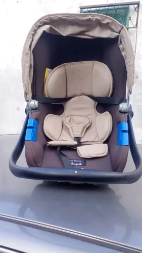Bebê conforto burigotto touring 0 a 13 kg bege e preto