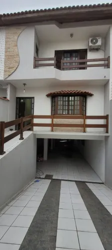 Alugo casa ótima localização, toda planejada 