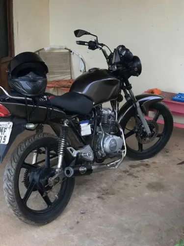 Moto de leilão com 2 anos de placa apenas vale a pena legalizar