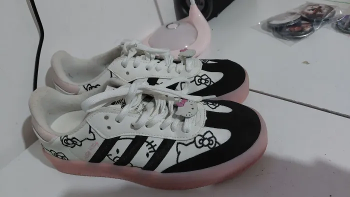 Tenis adidas 