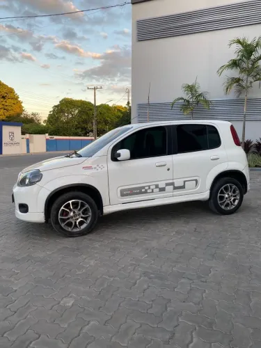 Fiat Uno Sporting 1.4 EVO Fire Flex 8V 4P 2012