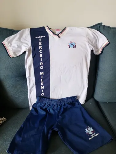 Farda colégio Terceiro Milênio 