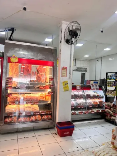 BALCÃO E GANCHEIRA DE ACOUGUE