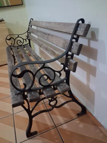 Banco de Jardim/Varanda Estilo Francês - Madeira Maciça e Ferro Fundido
