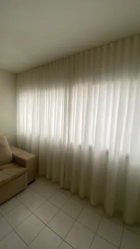 Vendo cortina com o trilho