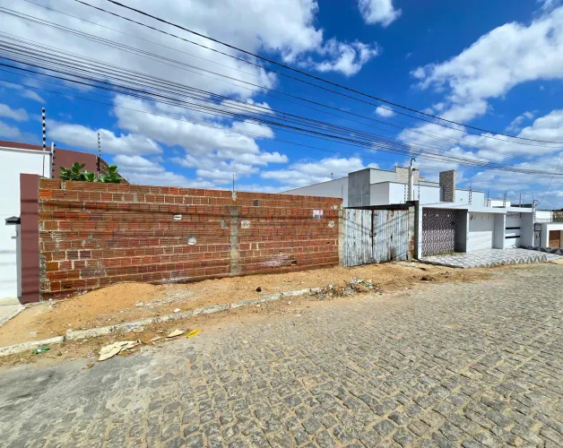 Vende-se Terreno Nova Santa Cruz