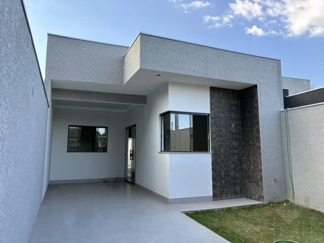 Casa para Venda em Maringá, Parque Taruma, 3 dormitórios, 1 suíte, 2 banheiros, 2 vagas