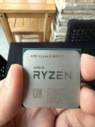Ryzen 5 3600XT + cooler AMD original e caixa