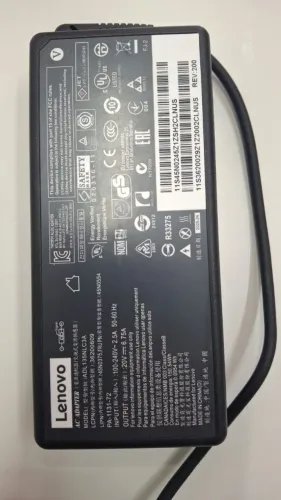 Fonte Lenovo 135w 20V pino retangular