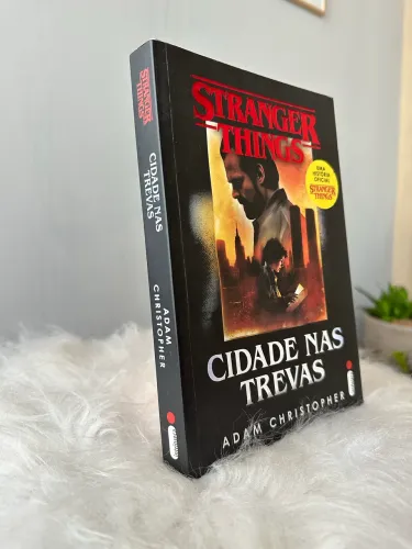 Livro Stranger Things Cidade nas Trevas