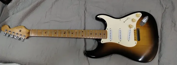 Guitarra Squier Stratocaster Customizada