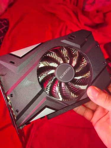 Placa de video GTX 1650 usada