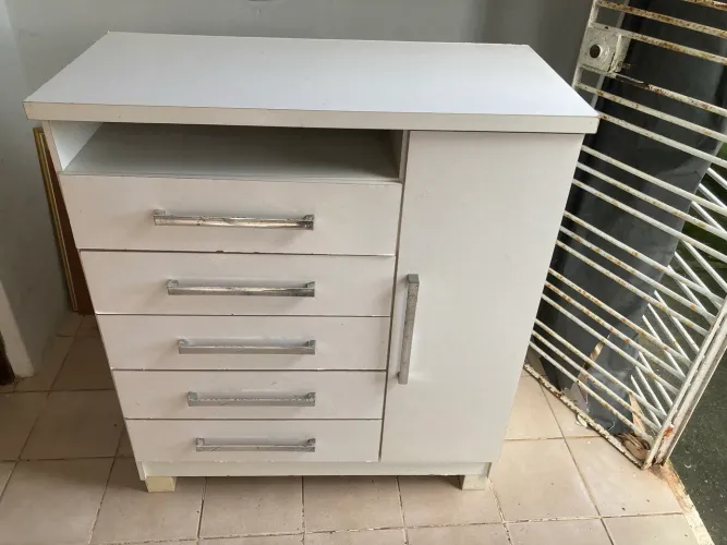 Pra vender logo Cômoda 5 gavetas