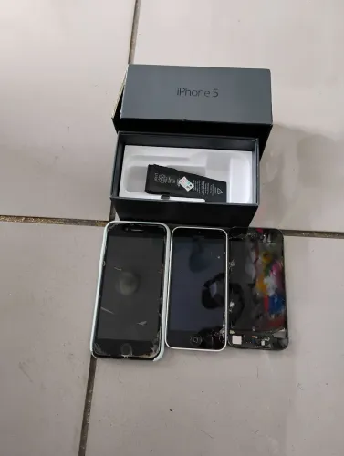 iPhone com defeito ( ler o anúncio completo )
