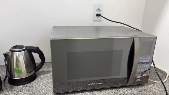 Micro-ondas Brastemp Ative Inox - Bem Conservado