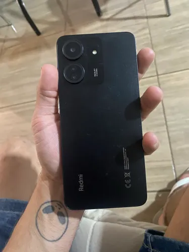 Vende-se um redmi 13c 600 reais semi novo 